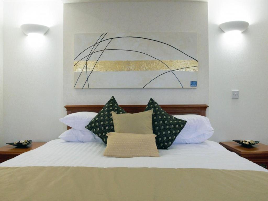 The Barns Hotel Cannock Habitación foto