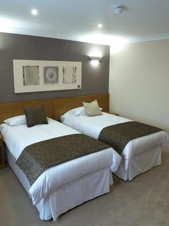 The Barns Hotel Cannock Habitación foto