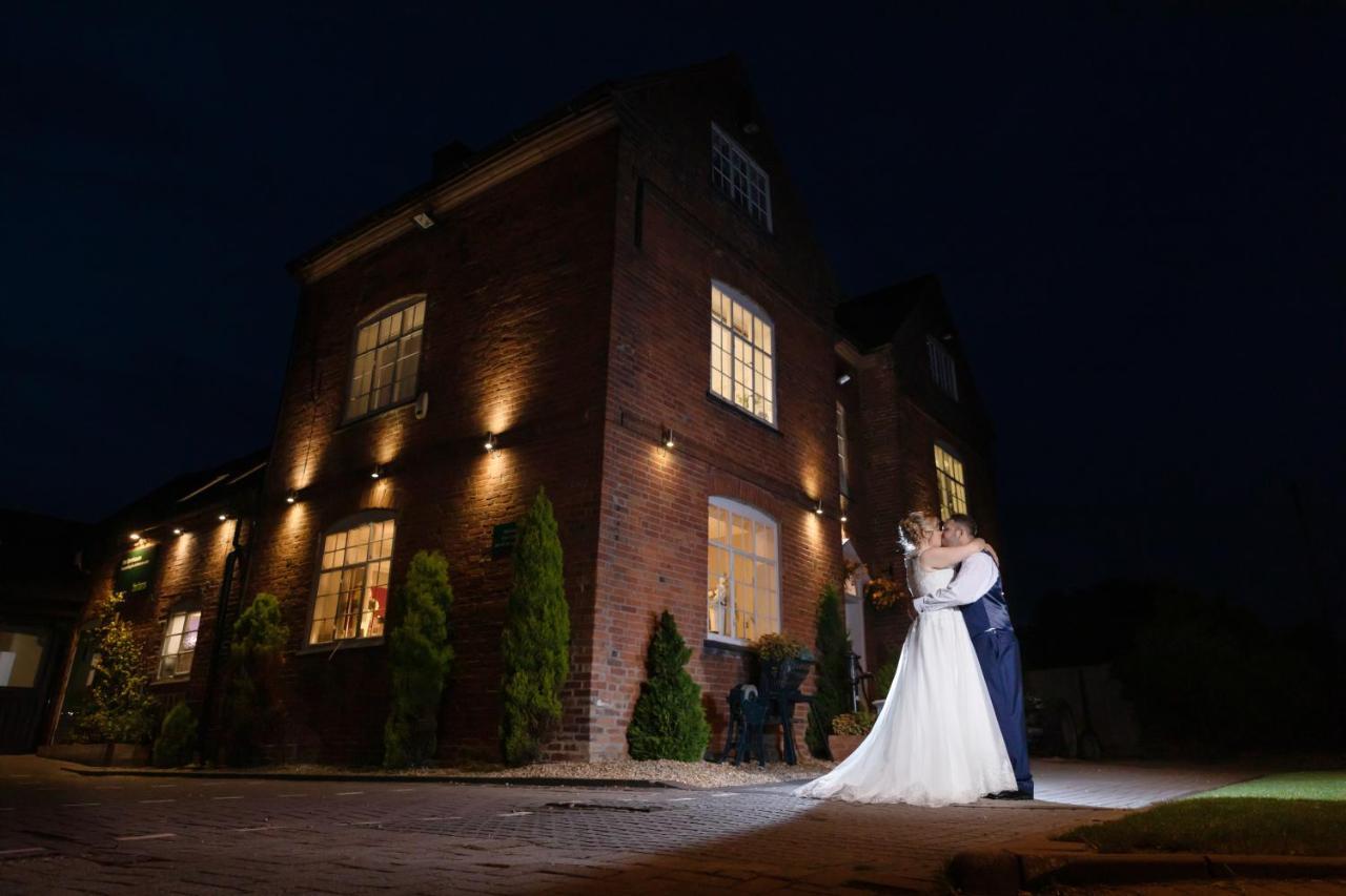 The Barns Hotel Cannock Exterior foto